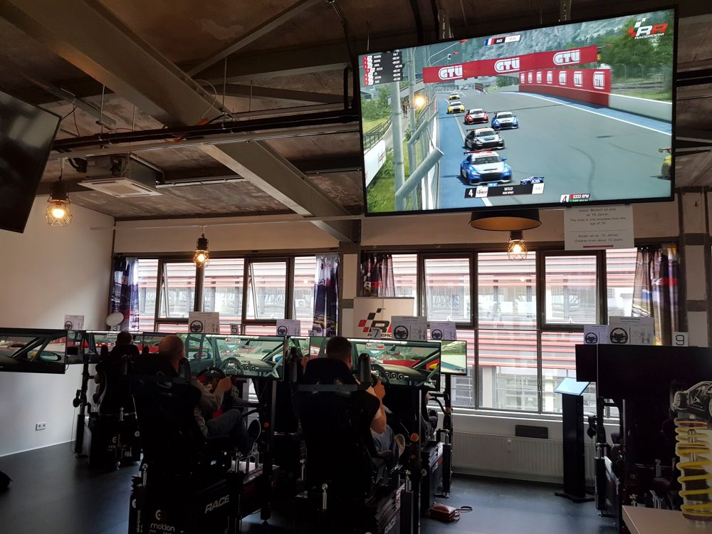 Virtuell Rennen fahren im Raceroom Böblingen